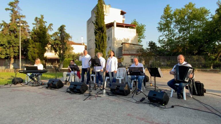  H Pfizer Hellas Band κοντά στην τρίτη ηλικία στο Δήμο Δέλτα